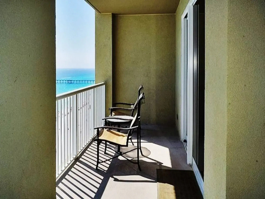 Grand Panama Tower 1 1606 184615 by RedAwning