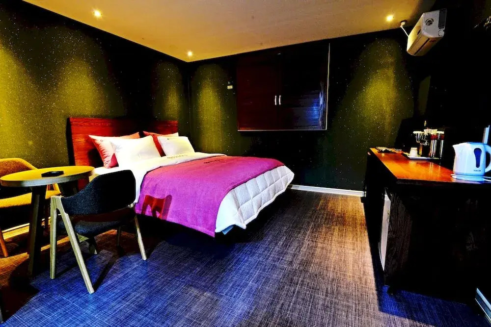 Hotel Some