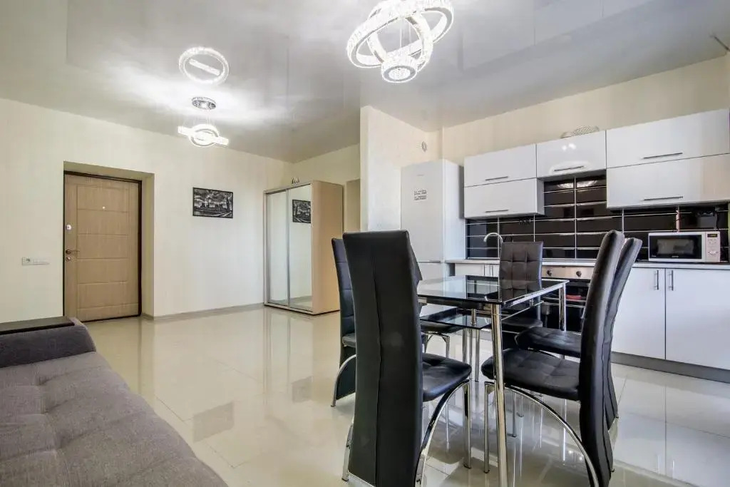 Lux 3-bedroom apartment in Most City area