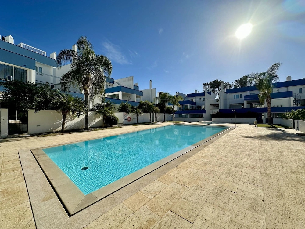 Quarteira Deluxe With Pool by Homing