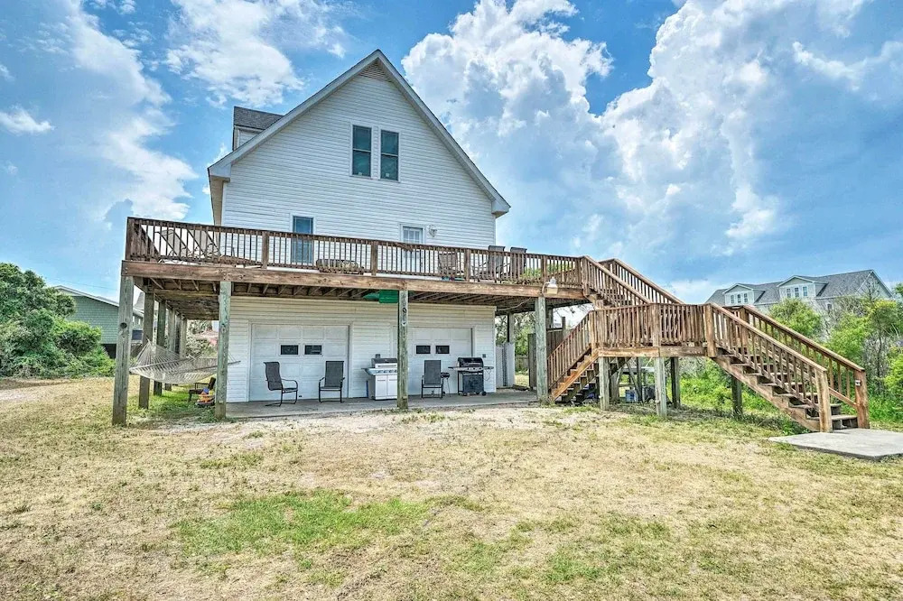 Updated Family Getaway: Walk to Sea Haven Beach!