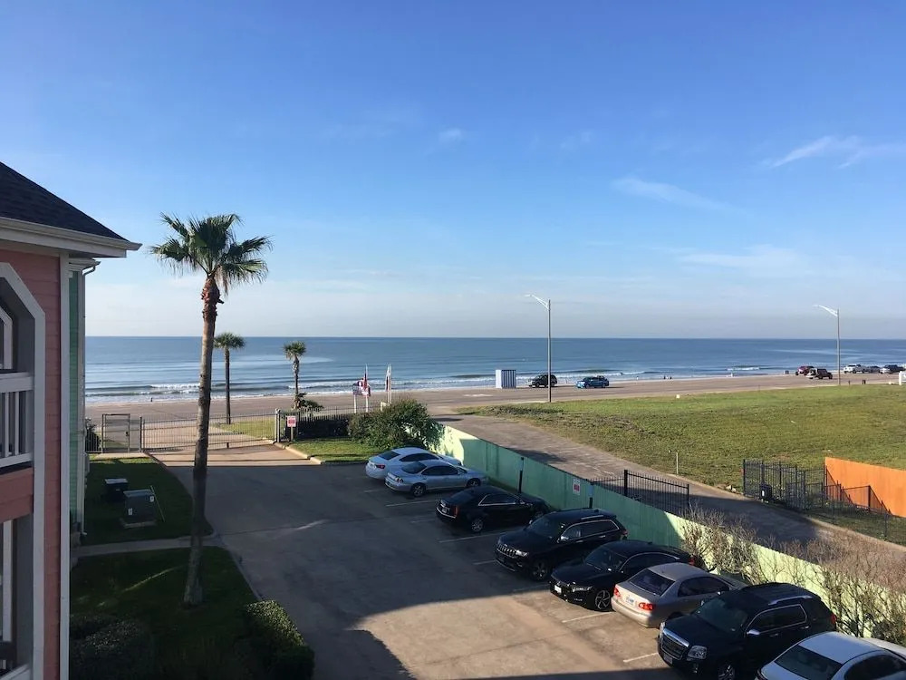 Dawn 1134-beachcomber 1 Bedroom 1 Bathroom Condo