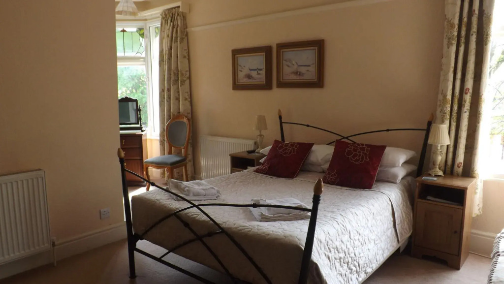 Cedar House B&B
