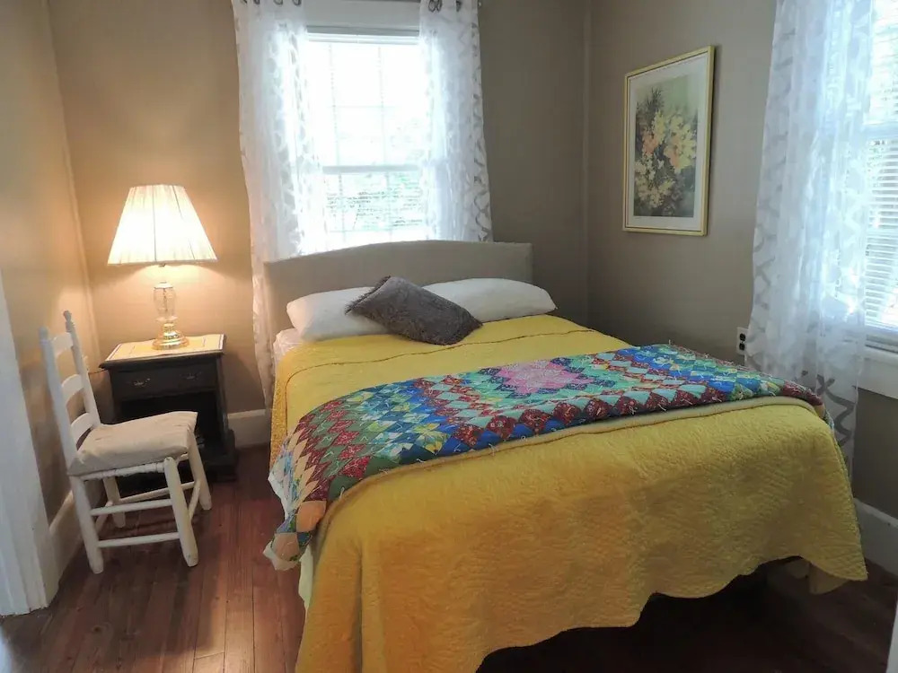 Hendersonville (NC) - 2 Br Cottage