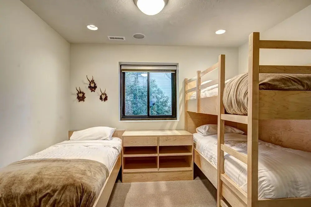 607 Deer Valley Drive 5 Bedroom Townhouse