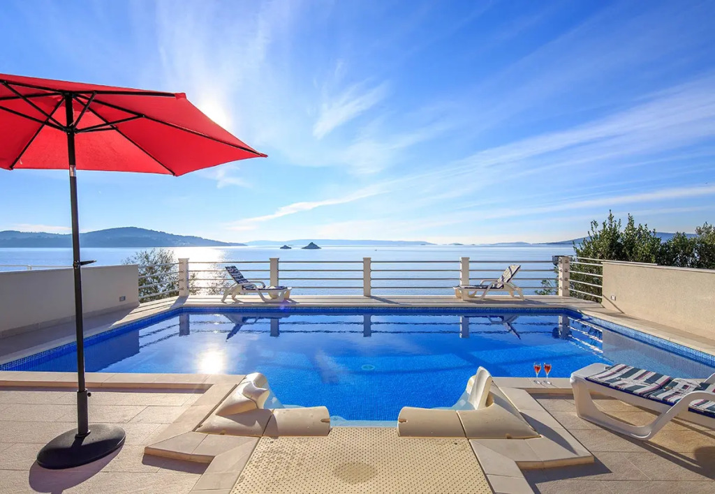 Holiday house Ante - 6m from the sea Seget Vranjica, Riviera Trogir