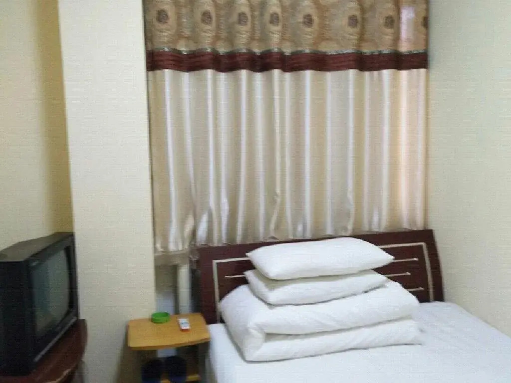 Qingdao Runzhisheng Hotel