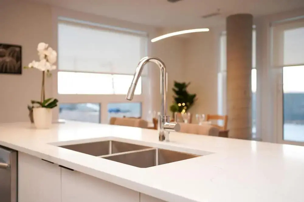 Stylish Modern Condo w Parking Location Coffee
