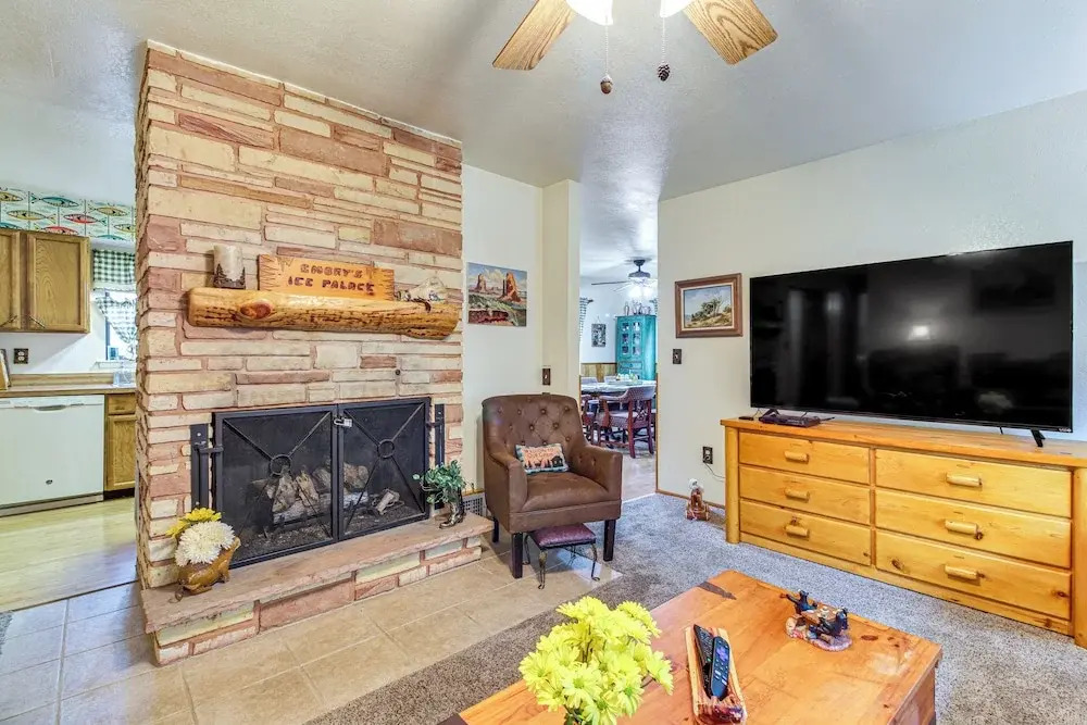 10 Mi to Show Low: Pinetop-lakeside Family Cabin!