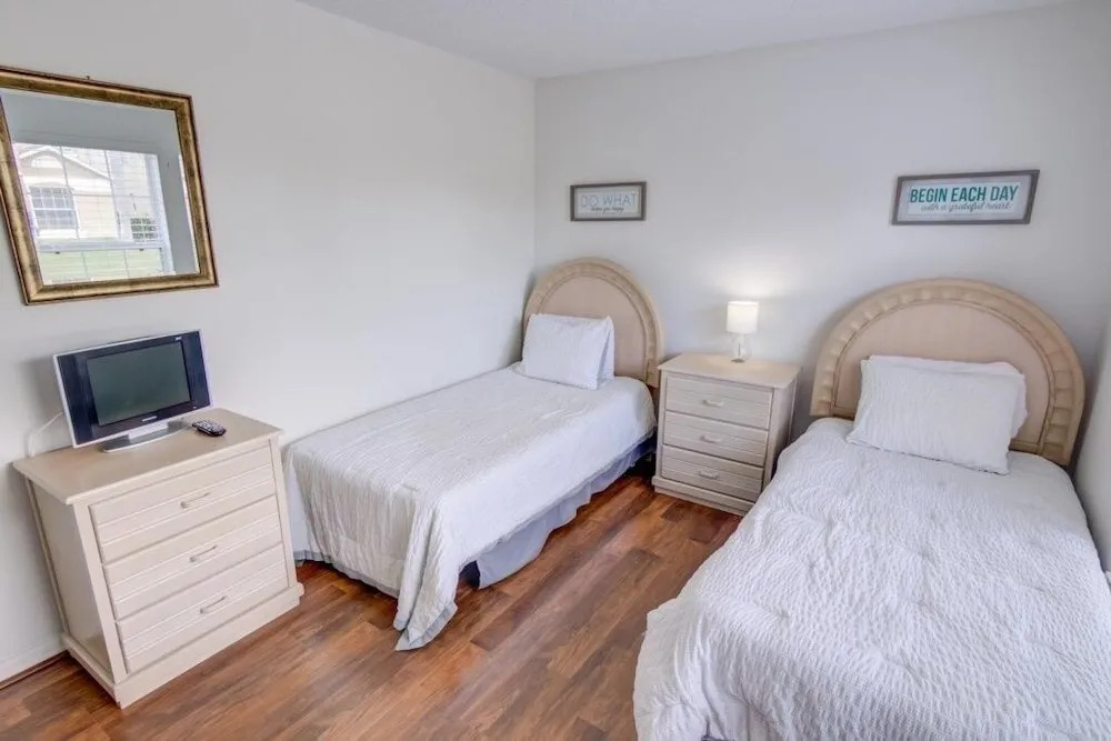 Private South Facing Pool With Game Room! 3 Bedroom Home