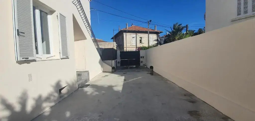L ensoleillée MAISON 2 CHAMBRES-PRIVATE HOUSE CANNES