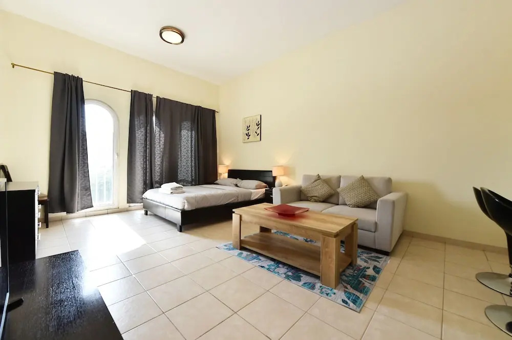 Eddie - Comfortable spacious Studio