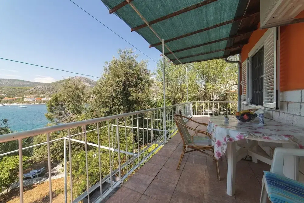 Perfect Beachfront Getaway Ideal for Families