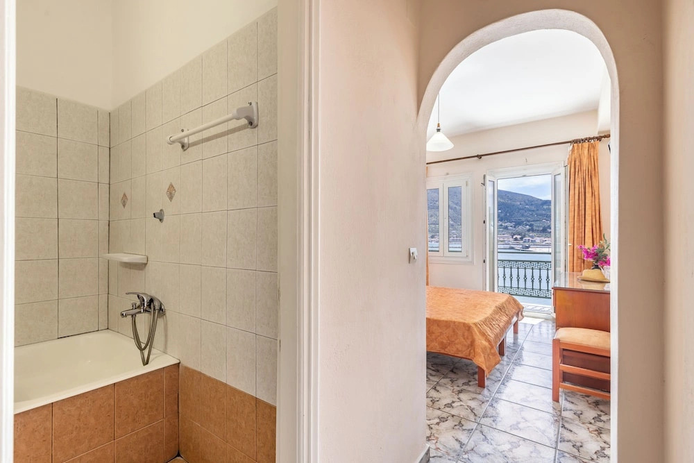 Lemonis Rooms