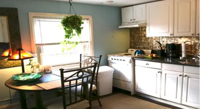 Clinton Street Bed and Breakfast