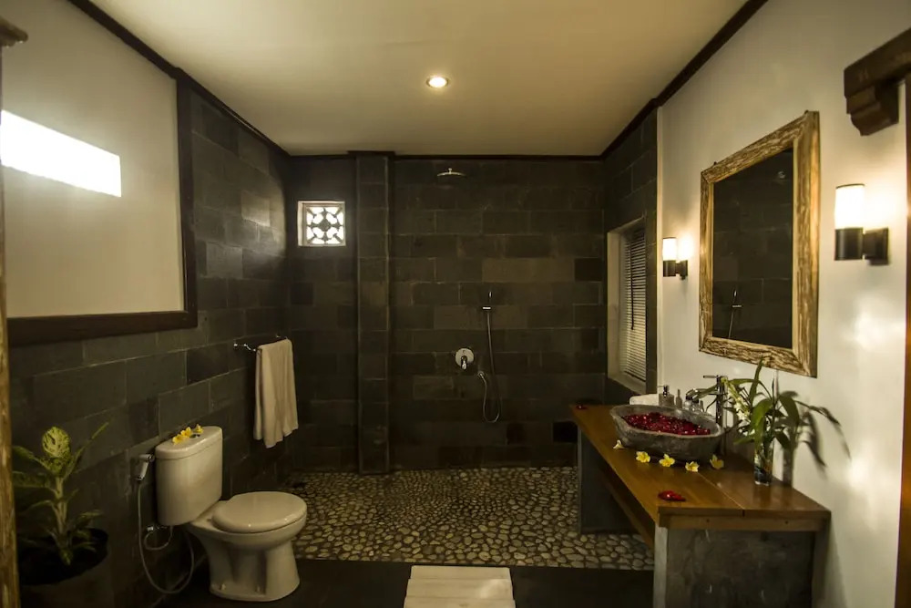 Akusara Guest House