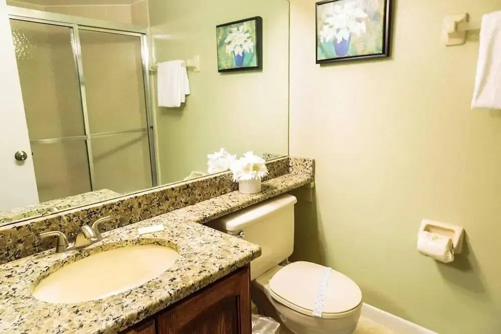 Clean Hole IN ONE Golf Condo