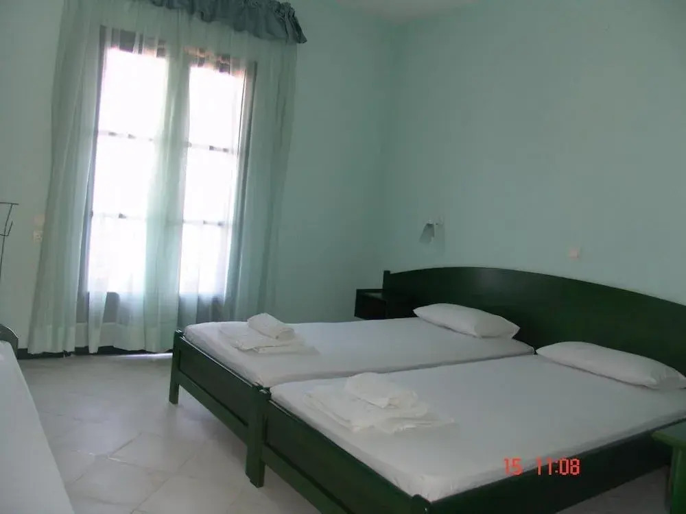 Nikos Apartments