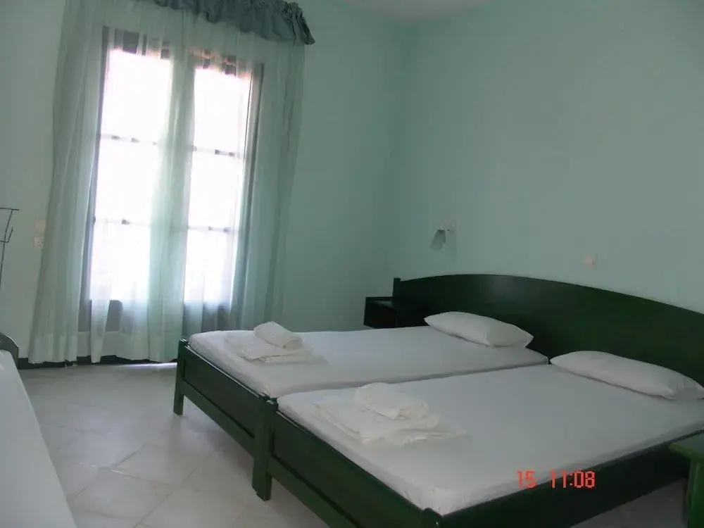 Nikos Apartments