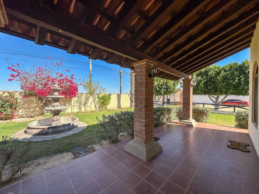 Tranquil Family Escape With Large Patio