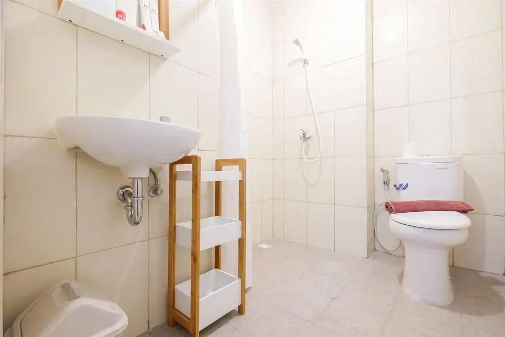Comfy Connected to Mall at Bassura City Apartment