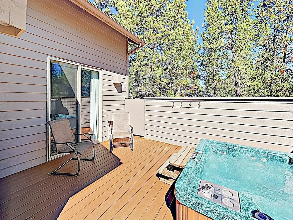 New Listing! Spacious Sunriver Haven W/ Hot Tub 3 Bedroom Home