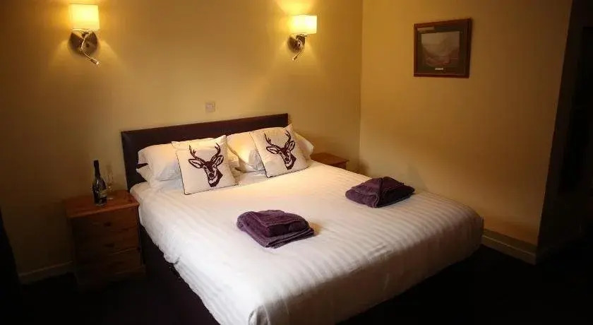 MacDonald Hotel & Cabins