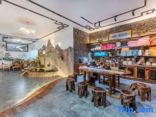Pu'er River Hotel