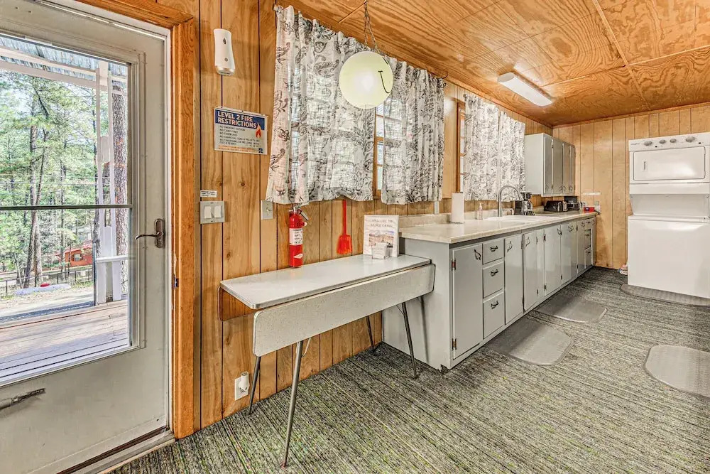 Forest Views & Porch: Family Cabin in Ruidoso