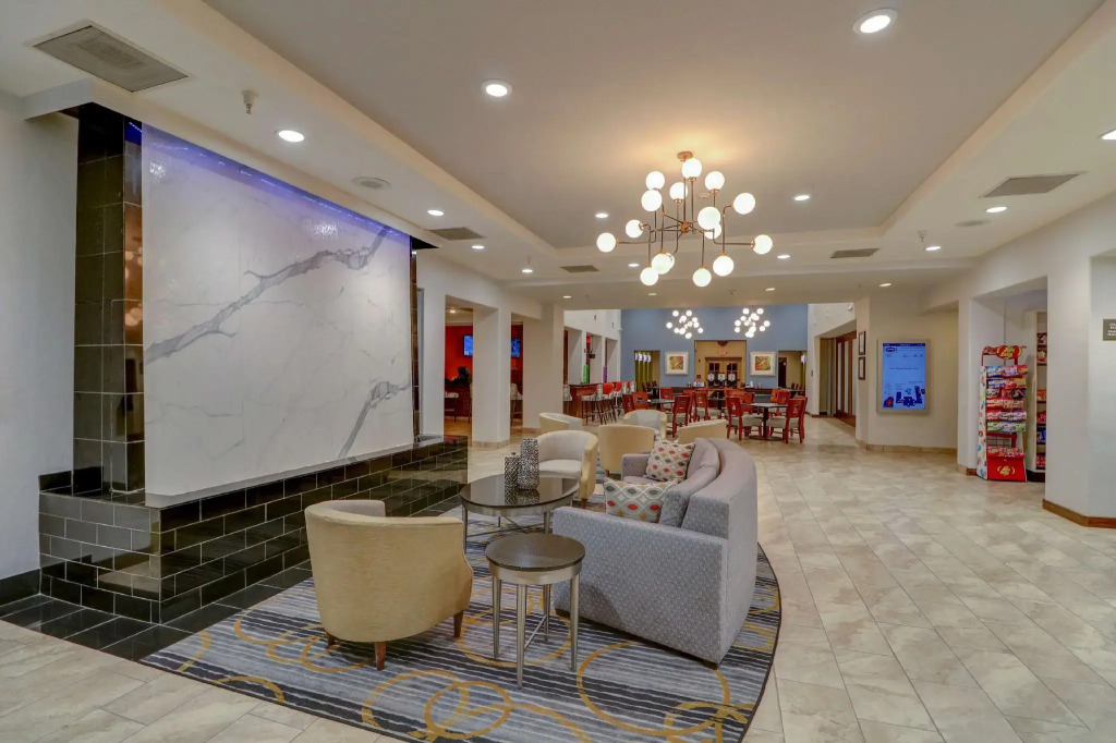 Hampton Inn Tropicana