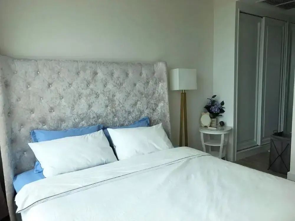 Beachfront Bang Saray By RoomQuest Hotel