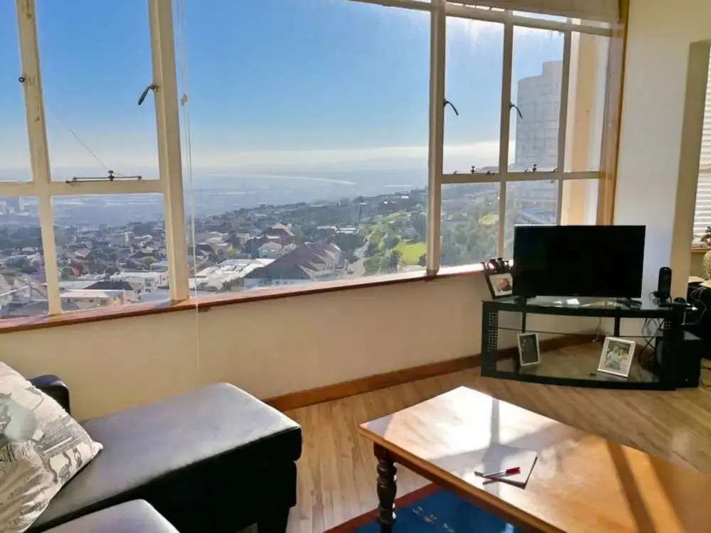 2 Bedroom Apartment in Vredehoek Towers