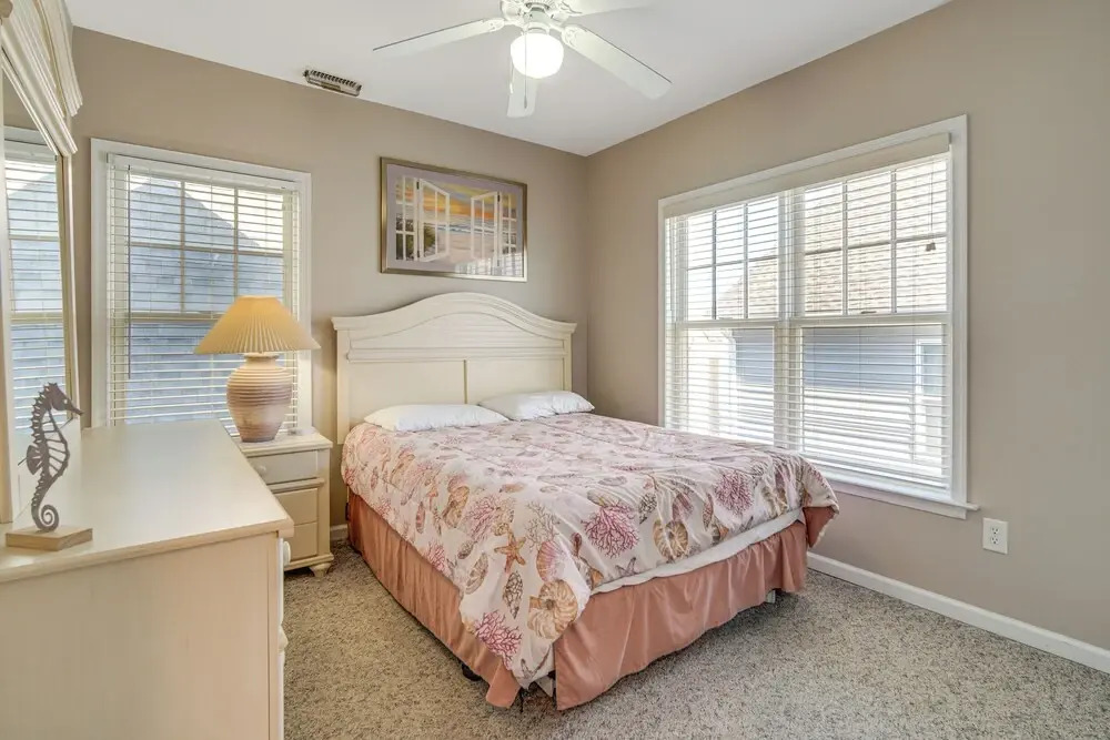 2 Blocks to Beach: Cozy Retreat in Wildwood!