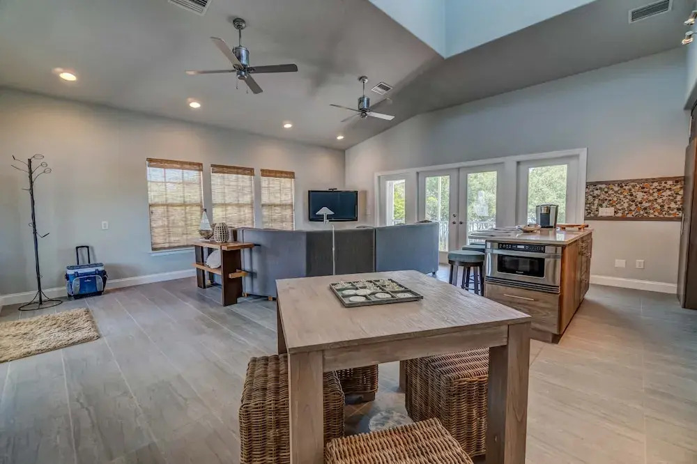 Sable Palm Hidden Gem 4 Bedroom Home by Redawning