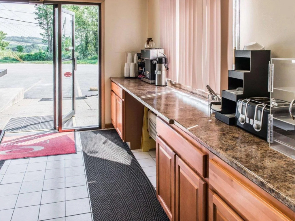 Econo Lodge Waynesburg