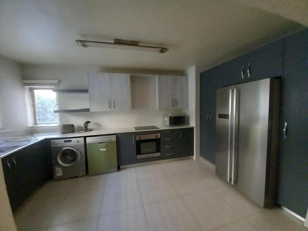 Mount Royal 02 Large 3 bedroom Ground floor apartment with Garden