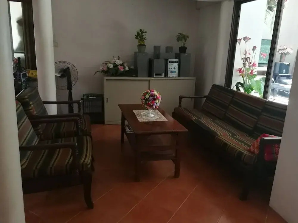 Kumkhumsriwangchai Amphawa