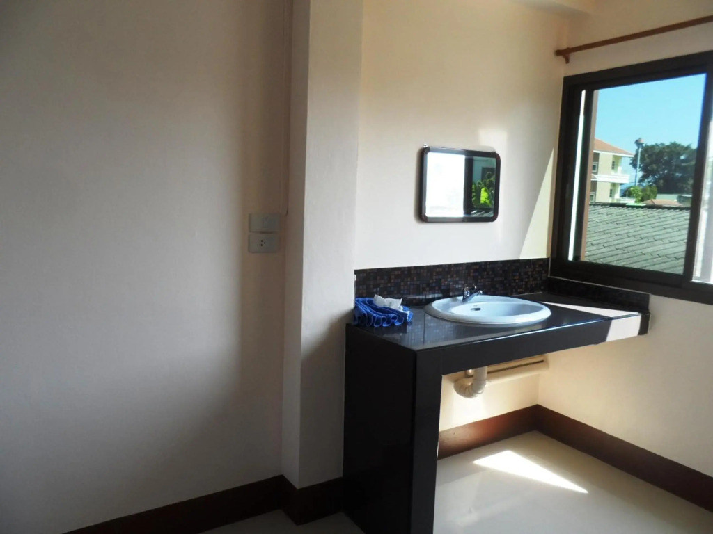 Jansupar Court