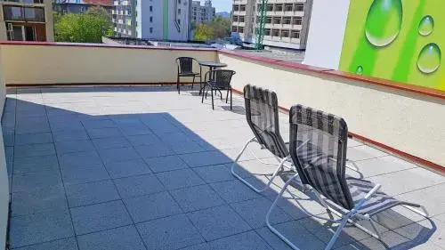 Hidden Gem close to hockey stadium with terrace