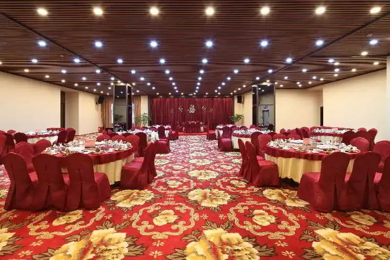 Guangzhou Xingji Hotel (Guangzhou Zhongxin Knowledge City Hongwei Metro Station Branch)