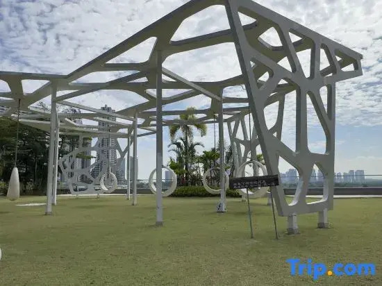 The M @ Medini Macrolink