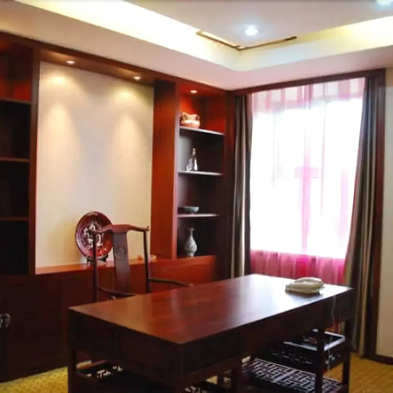 Kingdom Hotel