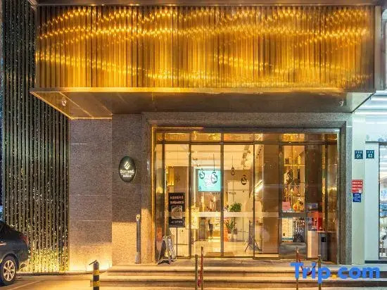Yinjiang PLUS Hotel