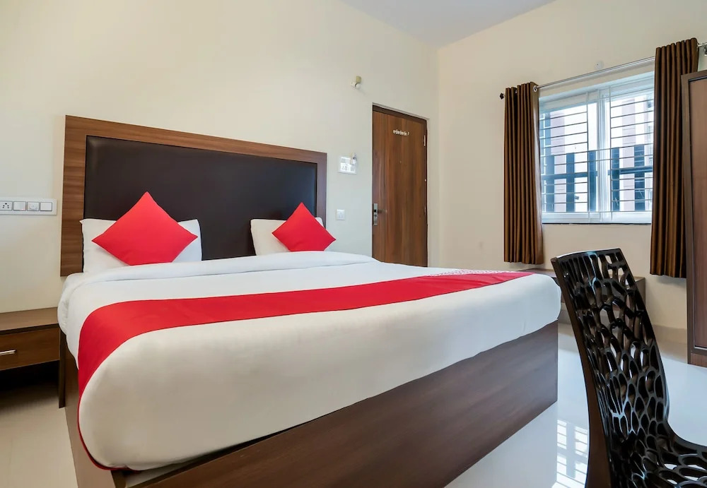 Super Hotel O Gokul Grand Near SR Nagar Police Station