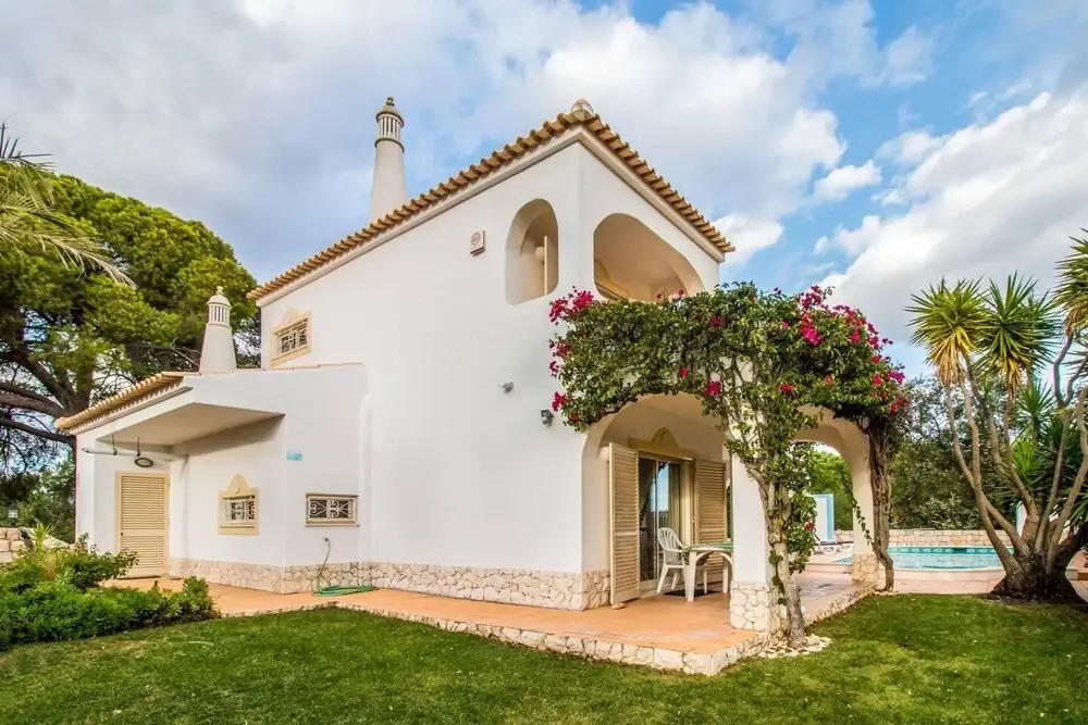 Stunning 3-bed Villa in Albufeira