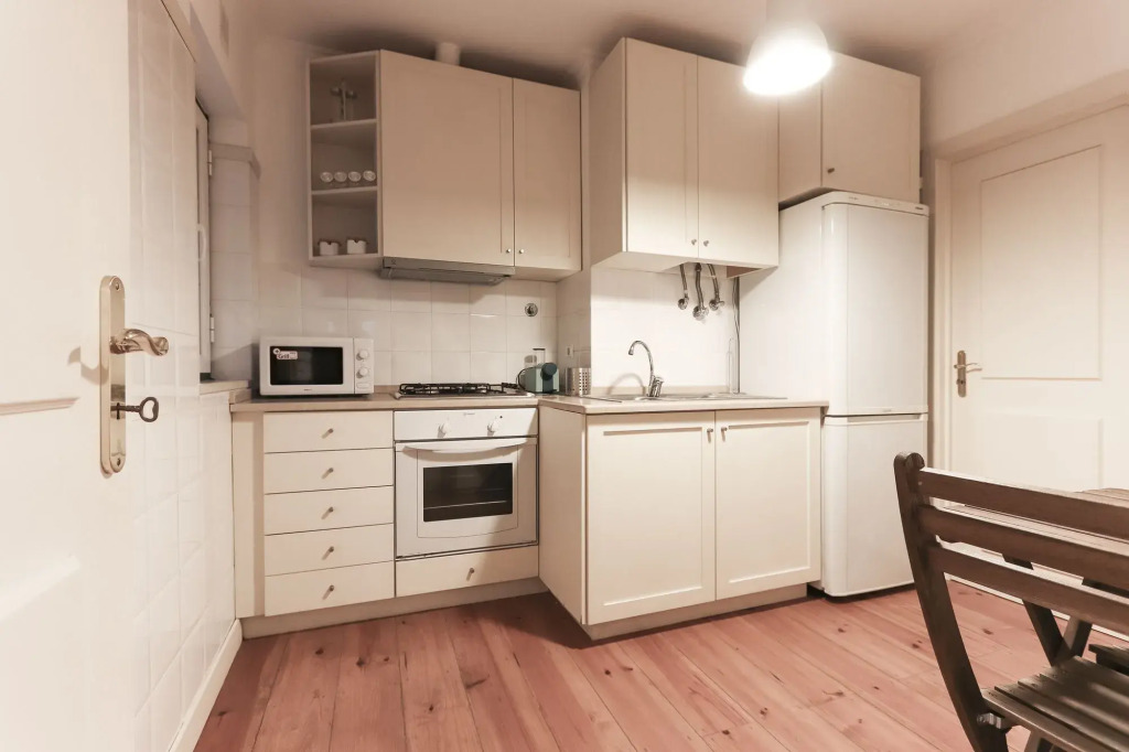 Alfama Cozy Studios by Get Your Stay