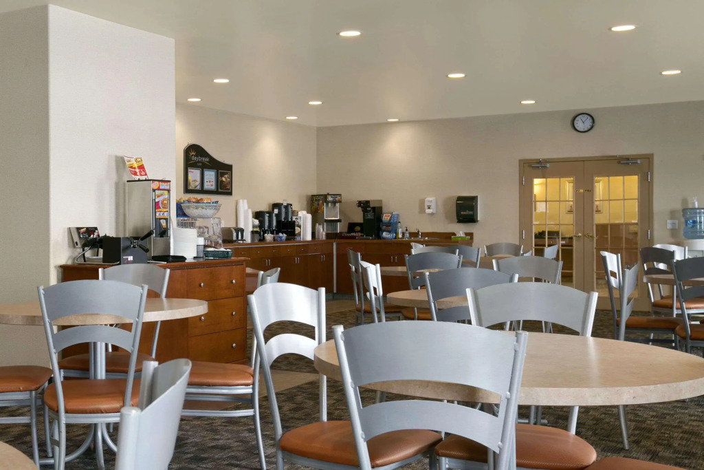 Days Inn by Wyndham Prince Albert