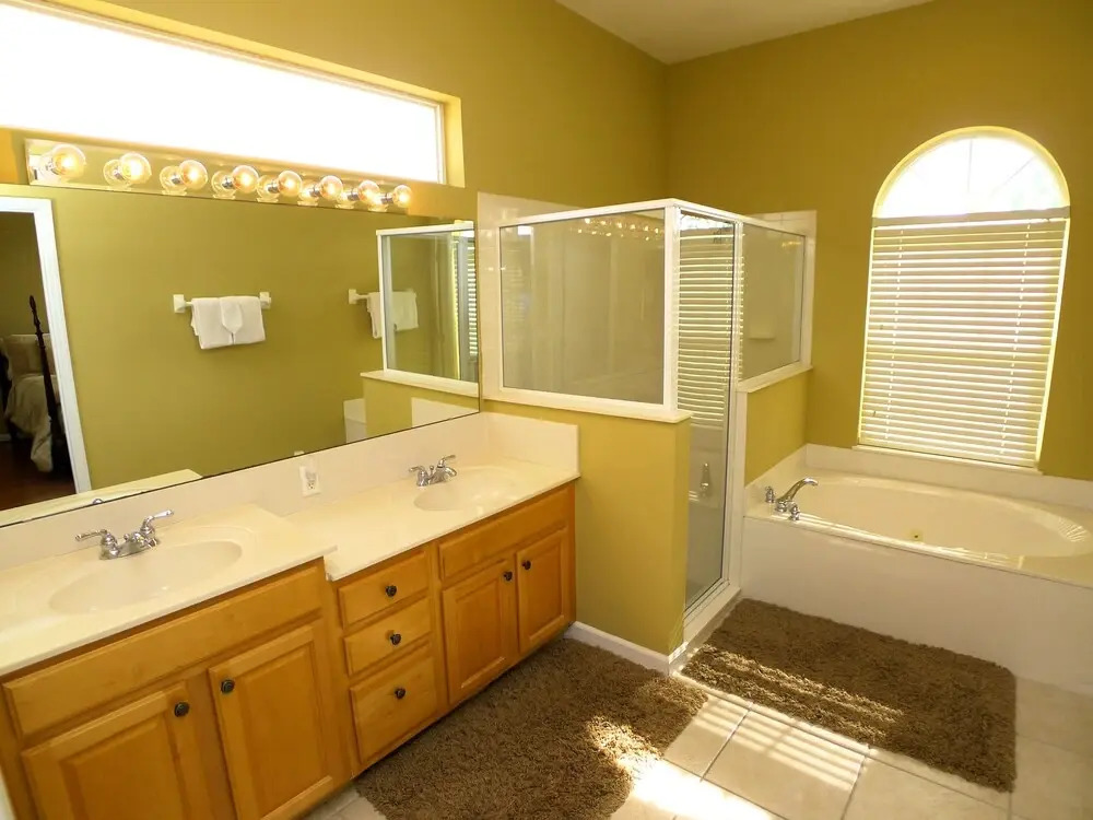 5 Bed Pool Home On Golf Community 835