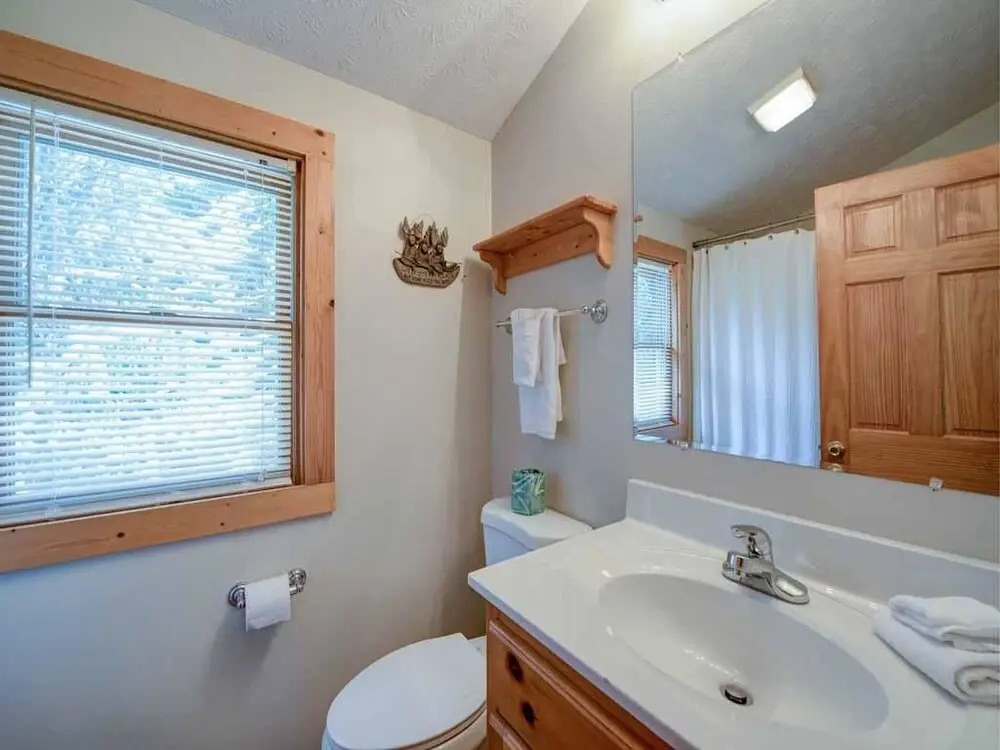 Whisper Mountain 2 Bedroom Home with Hot Tub