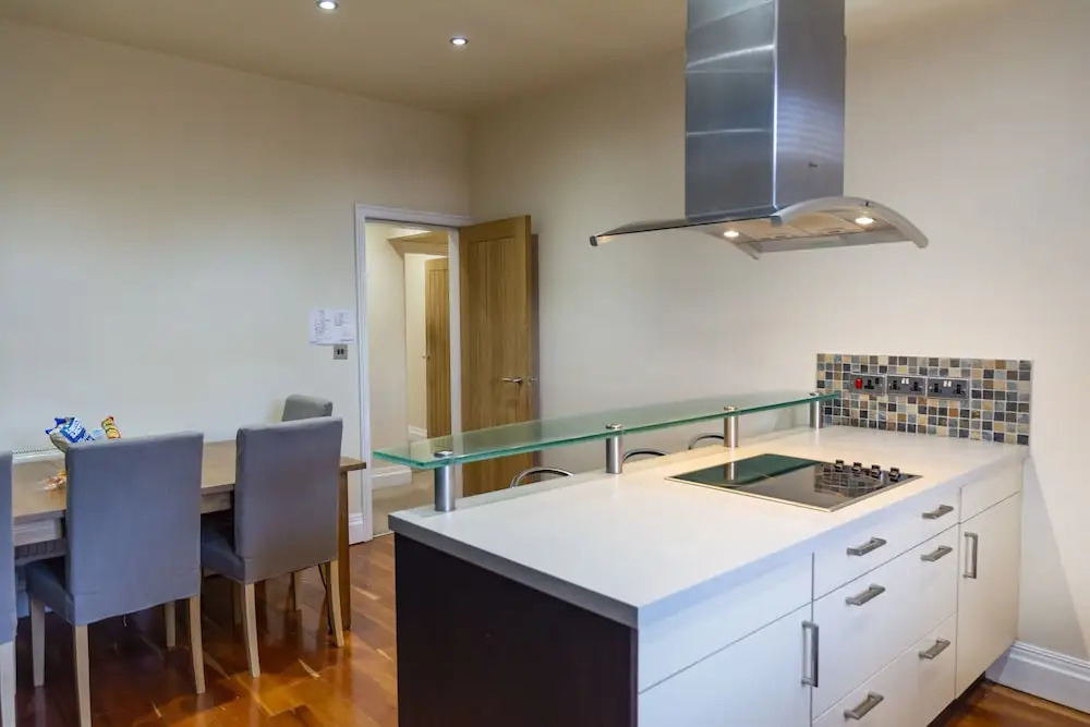 Whitefield Charm Cozy 2 Bedroom Apartment Sleeps 8